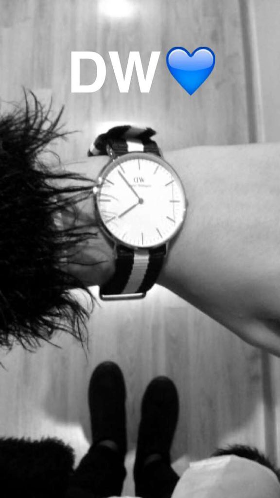 NpcmbPaula's tweet photo. New Daniel Wellington watch ❗️❗️💙💙 Add me on snapchat👻 : npcmb_01 https://t.co/iB55q5Chck