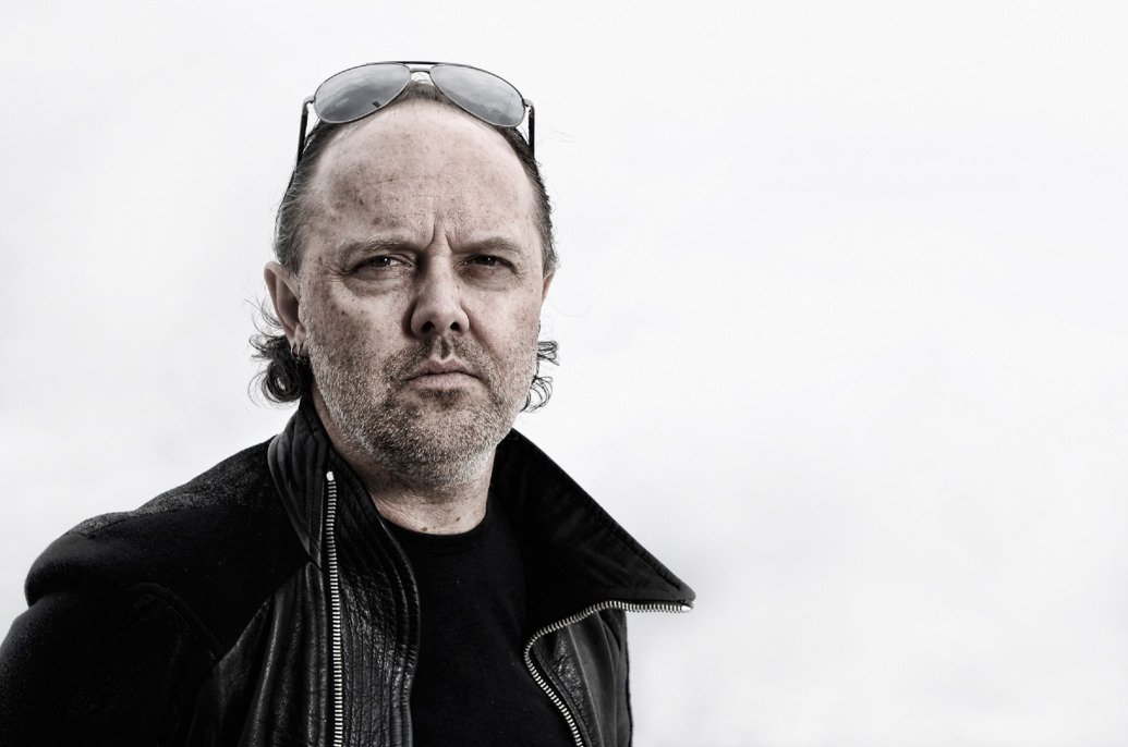[WOW] Happy 52nd birthday drummer, Lars Ulrich! Can\t wait to see your concert! 
