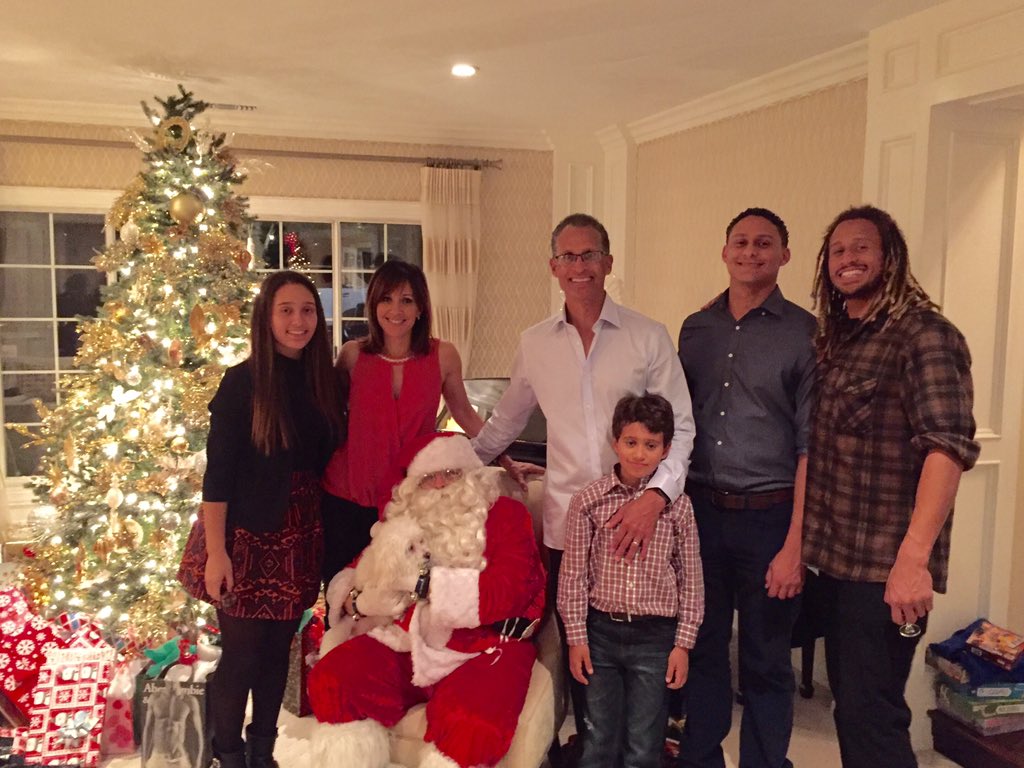 Jovana Lara on X: Merry Christmas from our family to yours!!  t.coJGNQYgbS6U  X