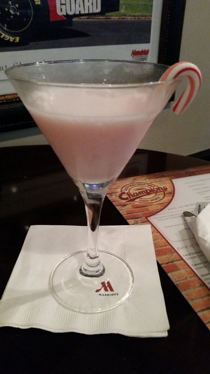 blade_sasha's tweet photo. Celebrating a Mele Kalikimaka (Merry Christmas) with a  Candy  Cane Martini. Yum! https://t.co/ZWoW57QbtJ