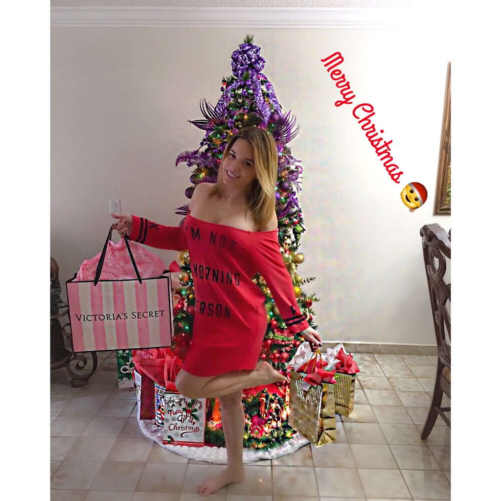 MSDAYANAAVILA's tweet photo. 🎅🎅 https://t.co/6oieZjFJVQ