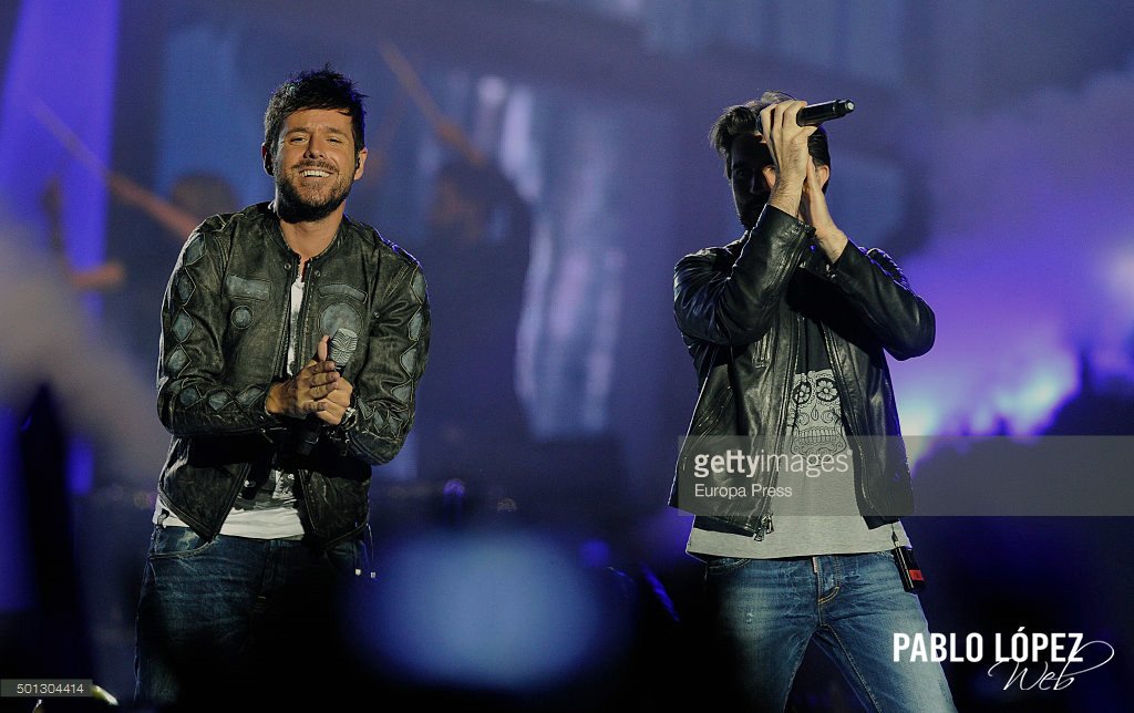 PabloLopezWeb's tweet photo. Fotos de @PabloLopezMusic y @juanes en el escenario en la #gala40principales 
(#THOSFansPablo) https://t.co/zxZJOpR8if
