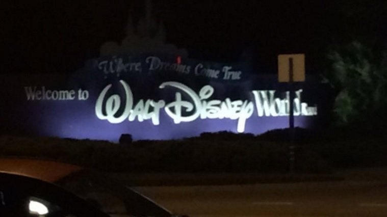 Police respond to incident at Disney Springs bit.ly/1IuRXov?utm_me… https://t.co/s4mw1p9jlY