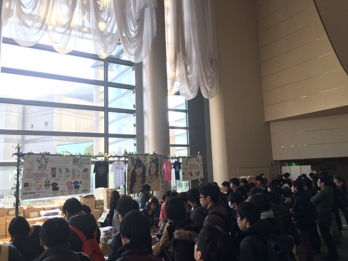 ゆいかおり 小倉 唯 石原夏織 公式 Auf Twitter ライブグッズは 予定を早め12 30より販売をスタート 場内にもラインナップを掲示しているので 購入前にチェックしてくださいね Rainbow Canary Yuikaori T Co Ryhhywvoan