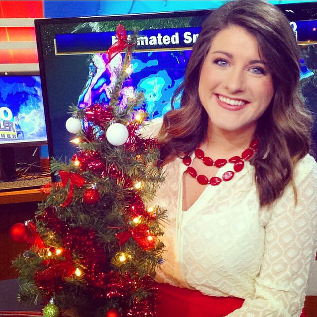 EmilyKennedyWX's tweet image. Merry Christmas! Brought my little tree in so I could celebrate Christmas at work. #charliebrowntree #MerryChristmas