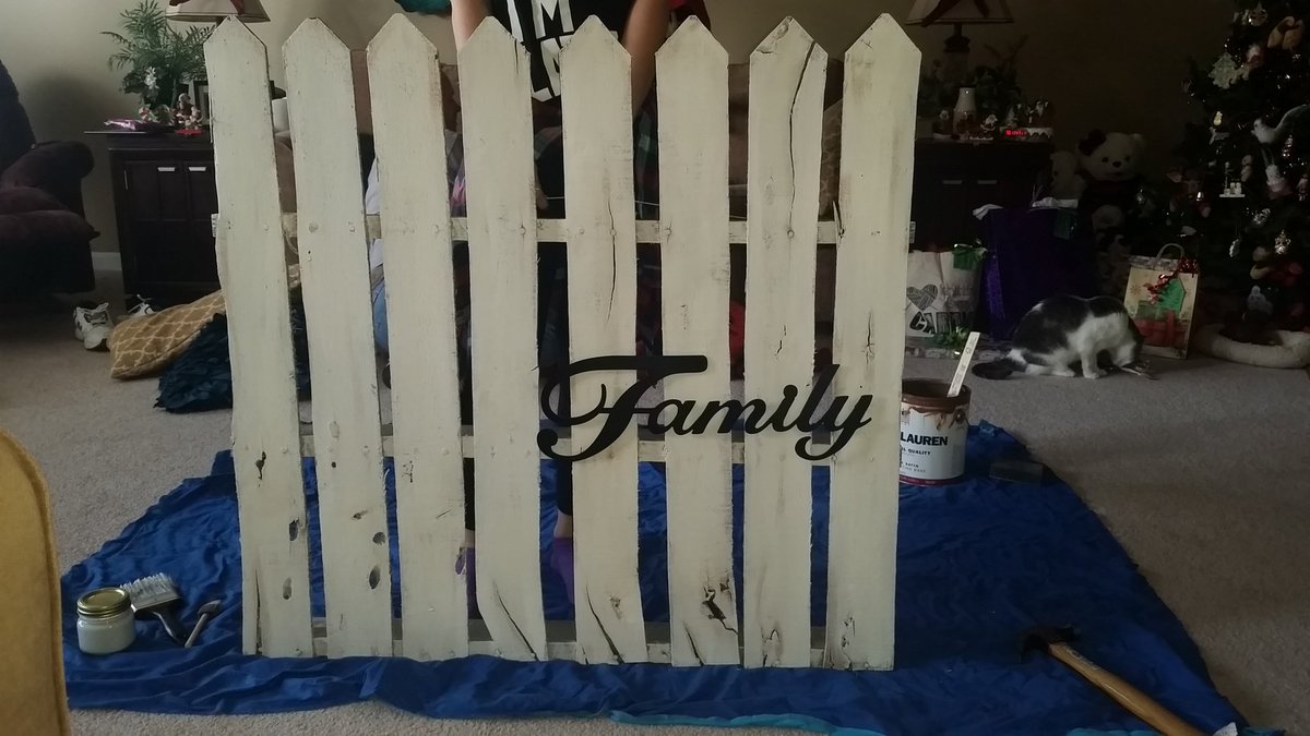 karweeeee's tweet image. My #FixerUpper inspired Christmas present for my bestfriend! She loved it! @chippergaines @TheMagnoliaMom