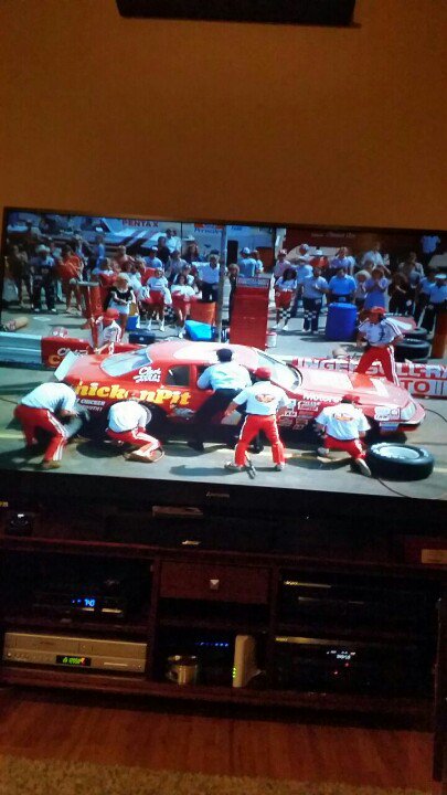 JoeyMeier's tweet photo. Edge of my seat. #TheJackBroke #ChickenPit https://t.co/ewtxokGncN