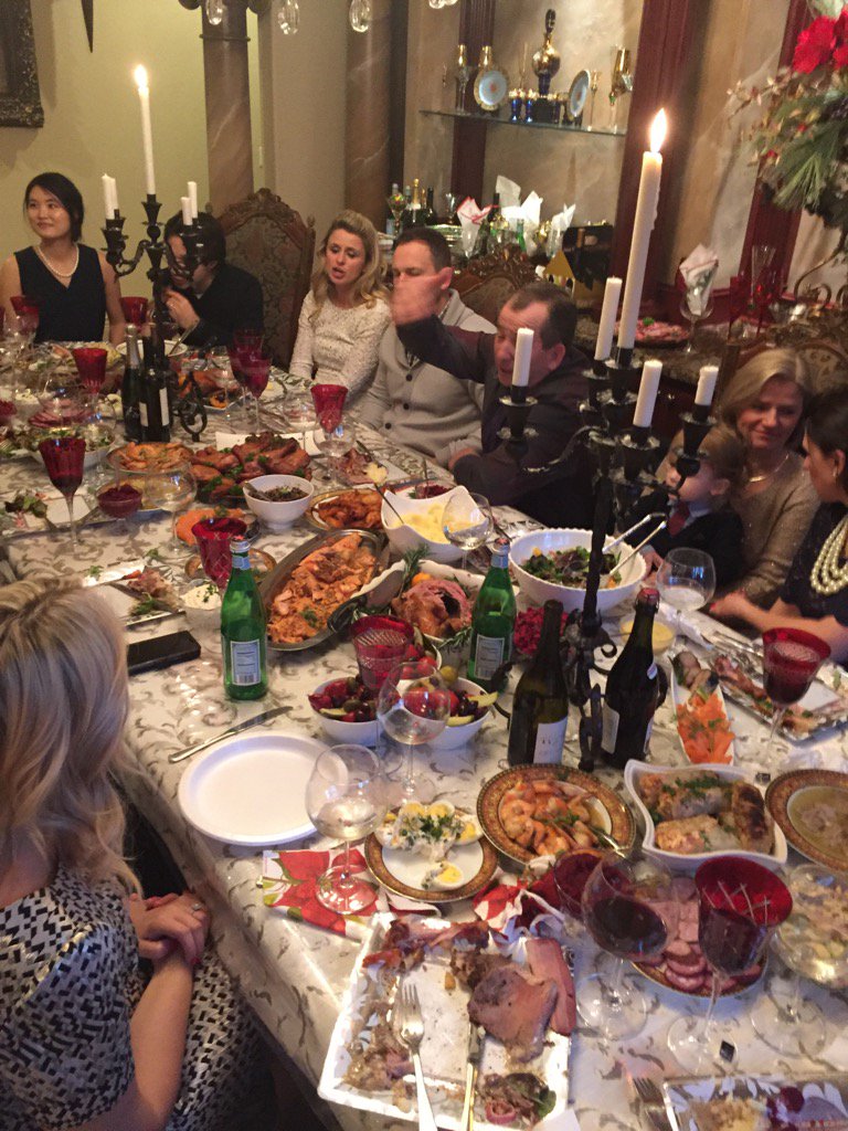 JTBKAY's tweet photo. Christmas Lunch/Dinner at my In-lawz https://t.co/JwrUf7hz8P