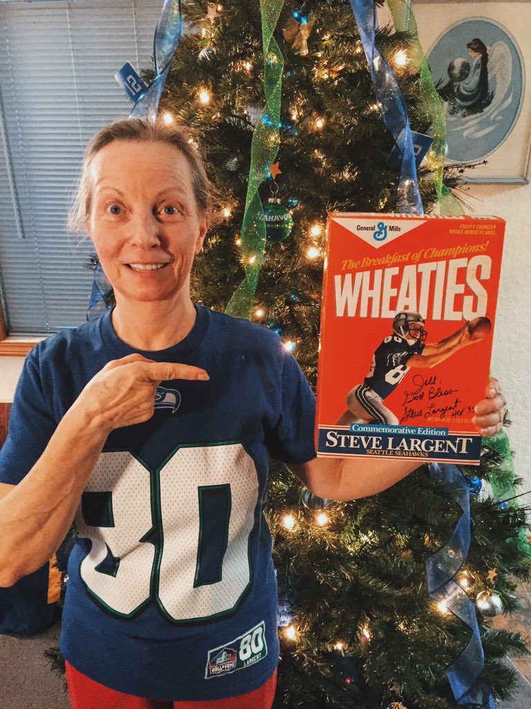 xryanrussellx's tweet photo. Sometimes you get your girlfriend's mom a signed Wheaties box from her favorite @Seahawks player and make her cry. https://t.co/62SKlDN3B5