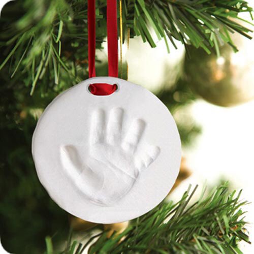 *wonders if <a href="/HonourAsAStark/">Catelyn Stark</a> noticed the gift I left for her on the tree last night*