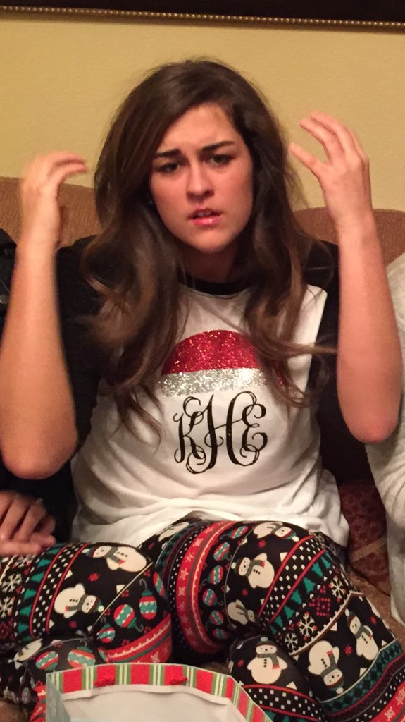 CourtPagHow's tweet image. When you don't get the present you want for Christmas. @kileyhoward12