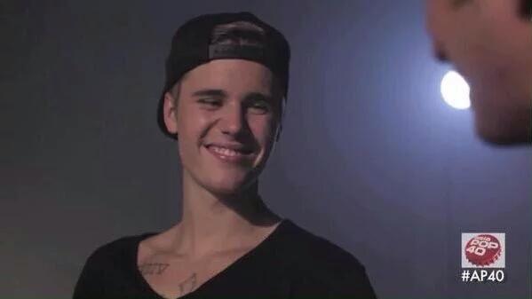 JUSTIN_5SOSCALM's tweet photo. A veces me dan ganas de no trolearlo, pero luego me acuerdo que es Justin y se me pasa jajaja😂
#WeAllAreJustinBieber https://t.co/4RlDIlv4Nh