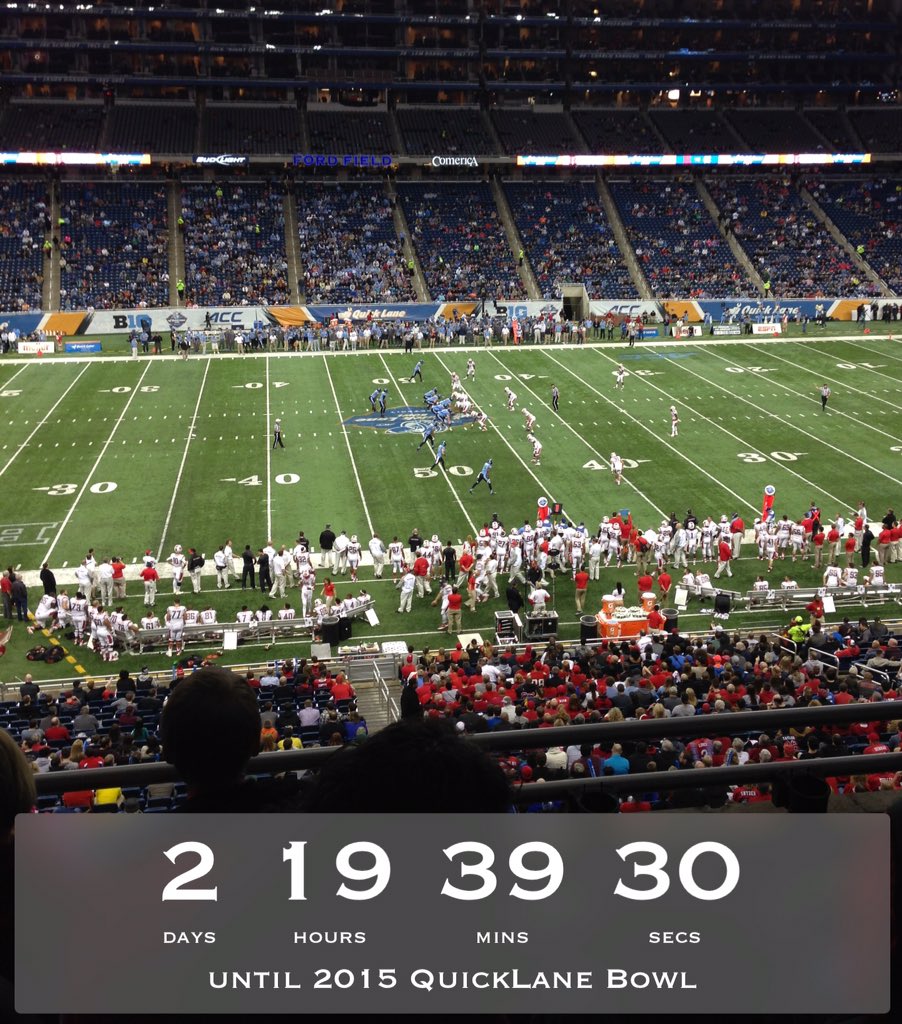Split951's tweet photo. @quicklanebowl !!!!! #QuickLaneBowl #B1G #MACtion #MinnvsCMU #FordField #Detroit #BowlSeason #FireUpChips #SKI-U-MAH https://t.co/1QbLHN8pgC