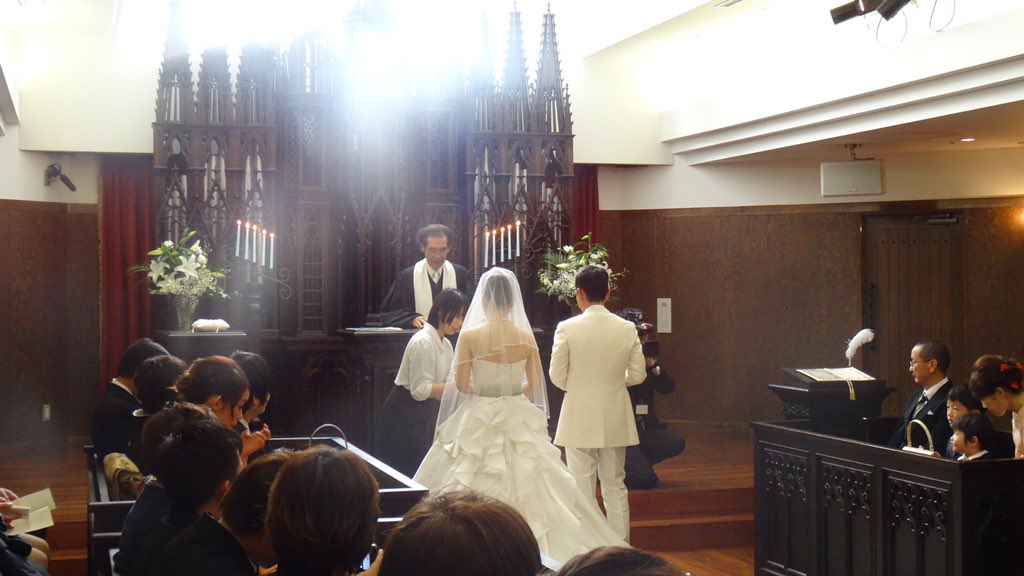 ちょんまげ隊長ツンさん 岡山 On Twitter ヒロさんの結婚式には 愛媛fcレディースがモー娘で盛り上げたり 高槻の上野選手や美しすぎるなでしこ中田麻衣子さんがスピーチで涙と笑いを誘った 愛されてるなぁ 今までジャージにガニ股で歩くヒロさんの美しさを