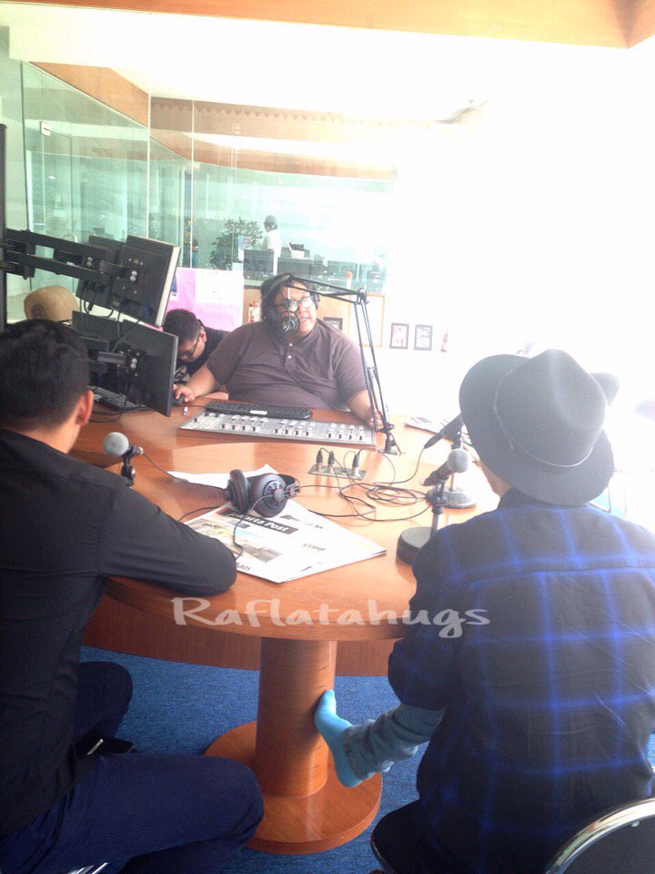 RaflatahugsBJM's tweet photo. #charmingpict @rafaell_16 @pro2bdg today.. #RafaelTanAgusHafiPro2FM https://t.co/jphNbbNZFG