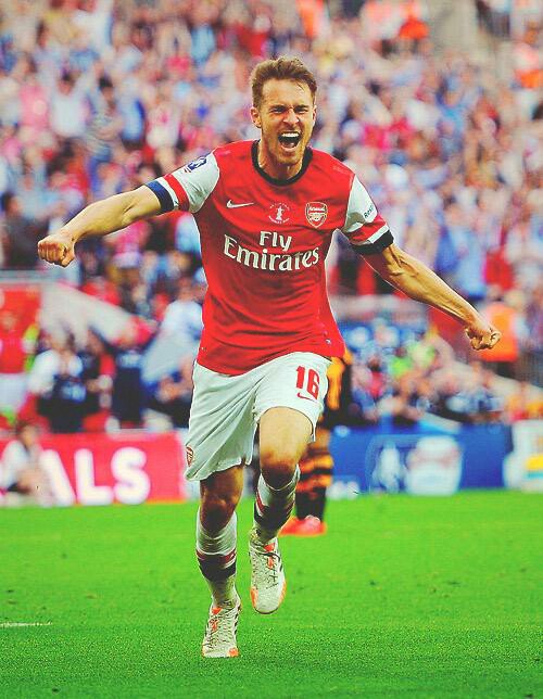 Happy birthday  Aaron Ramsey !!!!      