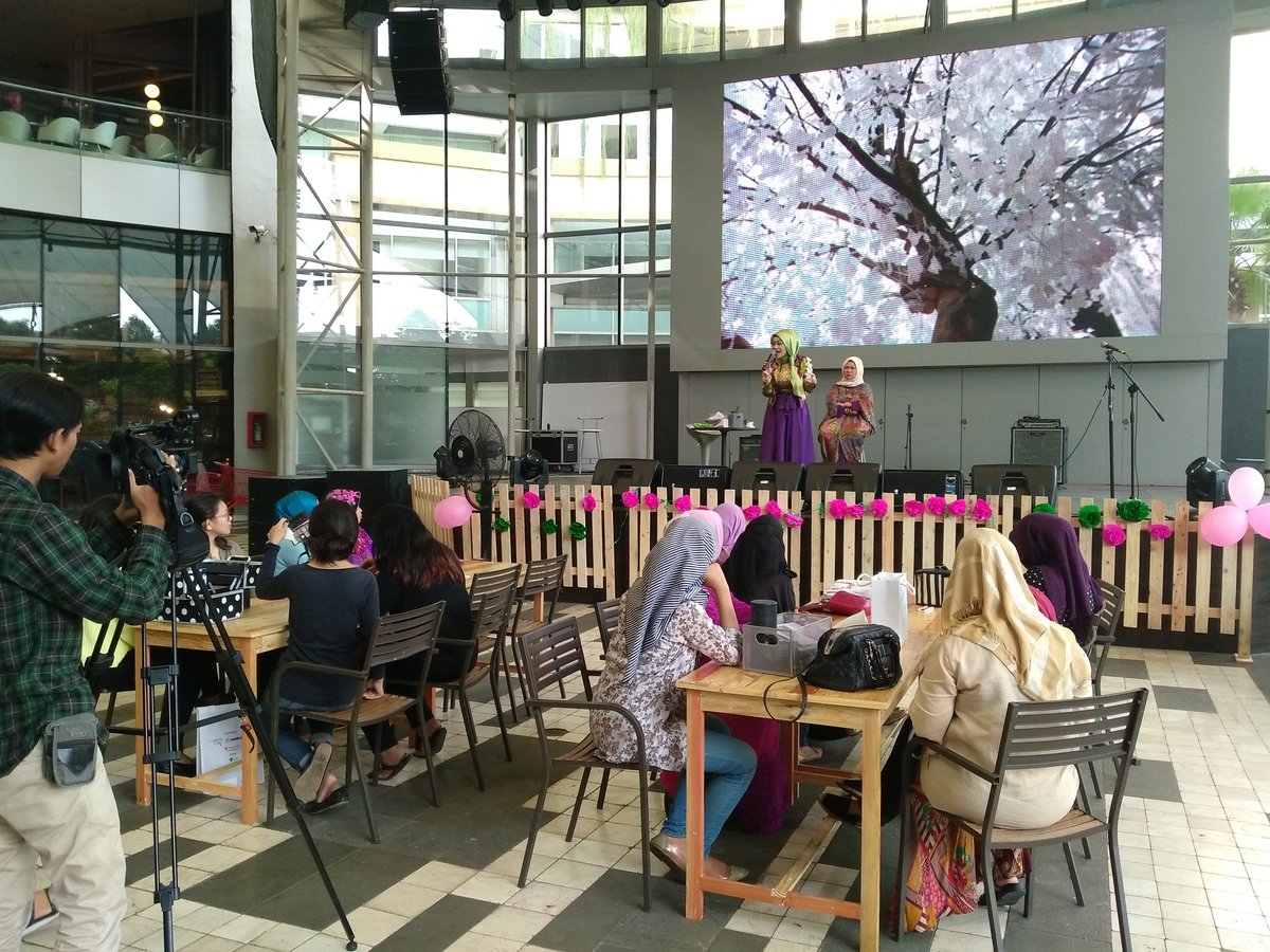 Fun makeup class for mother "M-Over" by <a href="/Vizzily/">Vizzily Vizzya</a> #mothersdayout