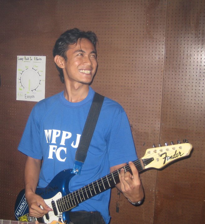 Happy birthday to my eldest brother, Fadzli and Metallica\s drummer, Lars Ulrich! \\m/ 