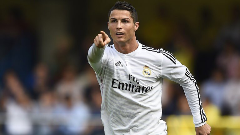 RemarksFootball's tweet photo. Nike to Replace Cristiano Ronaldo as their no.1 star with this player. Oh dear Cristiano... https://t.co/JLwJGEJIsG https://t.co/u9SE6AmTRN