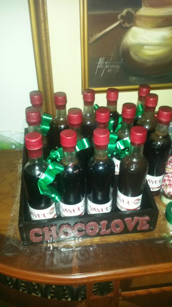 Chocolove_Ec's tweet photo. Ya regalaste nuestro licor de chocolate? https://t.co/hjEX9KTQiA