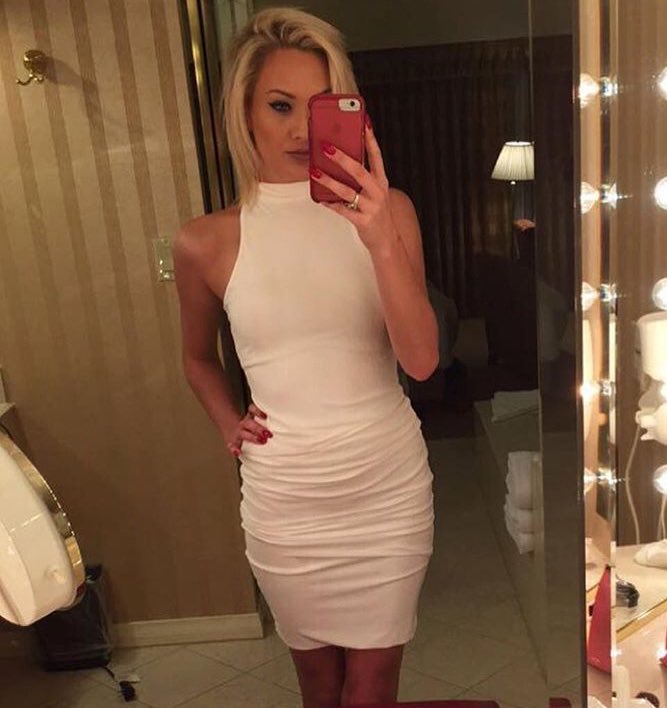 Christmas party with my wonderful fiancé. ❤️