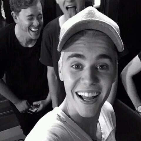 bieberxshawnm's tweet photo. Dejemos el drama y mejor hablemos de esta bella sonrisa #WeAllAreJustinBieber https://t.co/UwaRyVNFaD