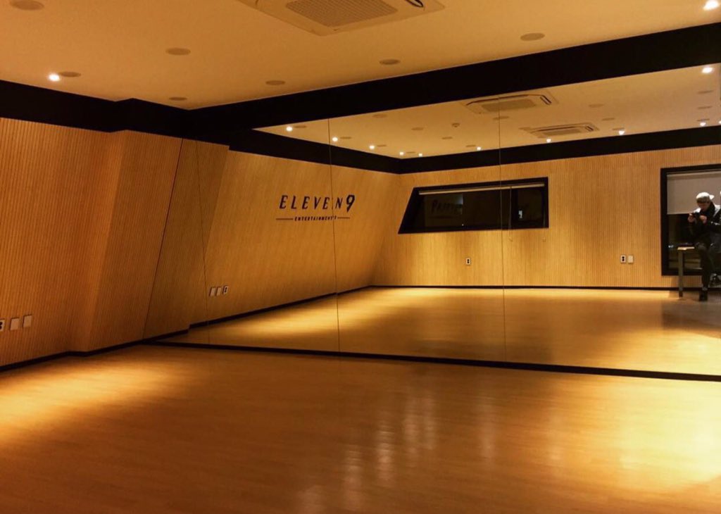 sega777's tweet photo. @officialse7en @1109ent
SE7EN〜😍すばらしい✨💖✨
멋진 스튜디���를 보여주고 감사합니다 💝
#eleven9 #mydancestudio #playground https://t.co/USVGx1zuHX