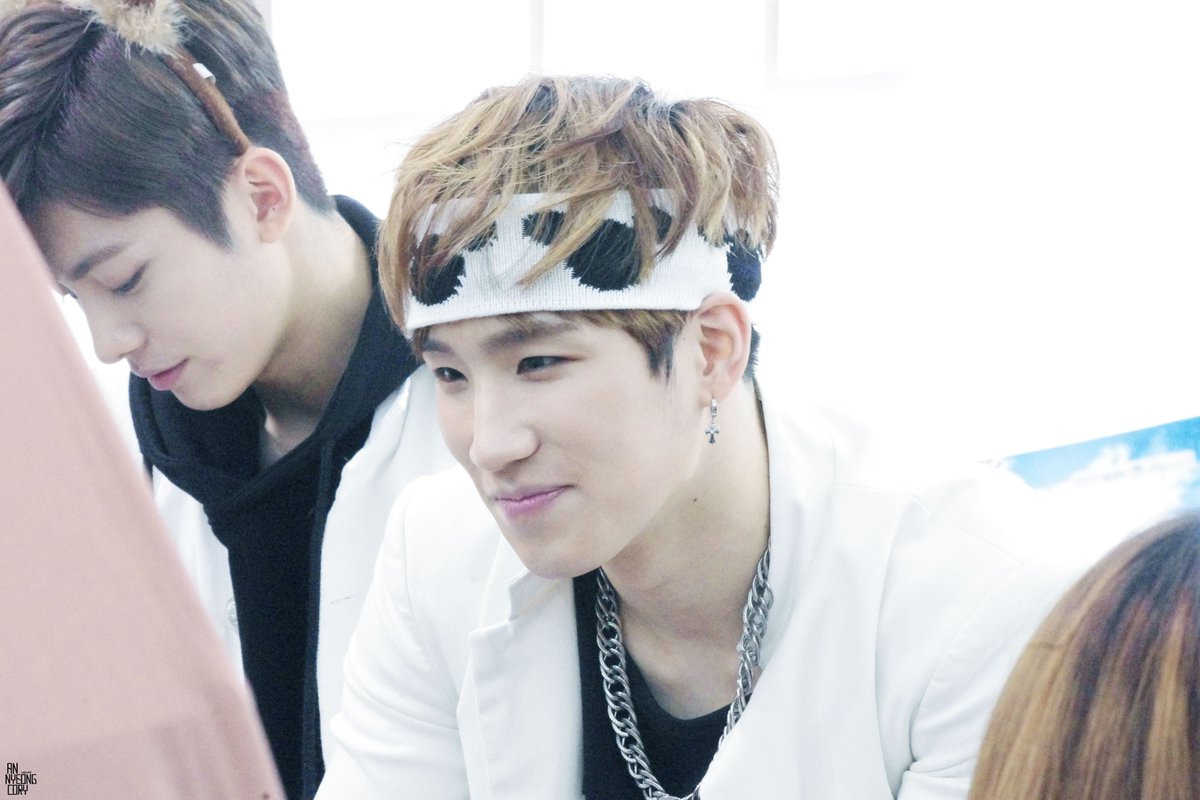 Annyeong_Cory's tweet photo. [UPDATE PHOTO]151129 광주팬싸인회 
https://t.co/6sZ153I2dQ
#24K #투포케이 #코리 #CORY @24K_coreeya https://t.co/Ozt0RHHunA