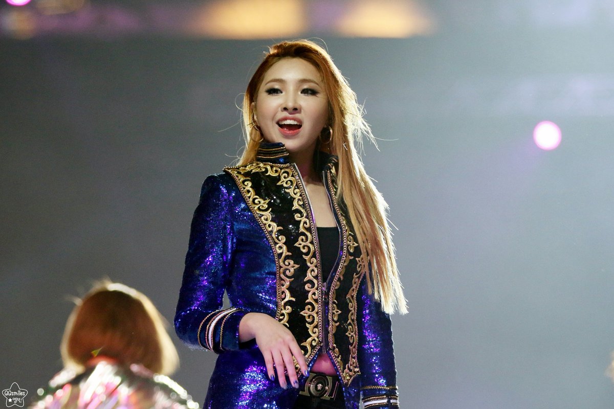 QQsmiles's tweet photo. 151202 #2NE1 Mnet Asian Music Awards in Hong Kong. #투애니원 홍콩 엠넷아시안뮤직어워즈. #MAMA2015 [43P] https://t.co/pUgoooBwow https://t.co/OzdOZmX45d