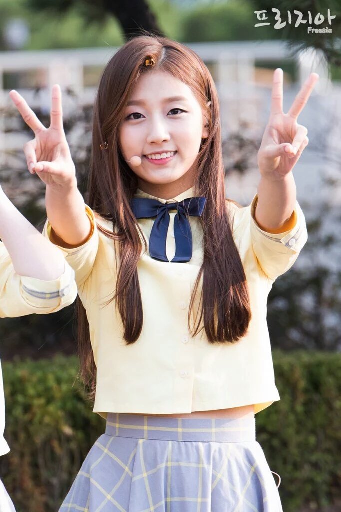 happpy_yein_b's tweet photo. [#예인] 언니오빠동생친구들아!!! 성탄과 새해를 맞이하여 건강과 만복을 진심으로 기원합니다~~즐거운 성탄절 되시고 새해 복 많이 받으세요. ^ㅁ^♡♡♡♡♡♡♡ https://t.co/uqZkwZ786e