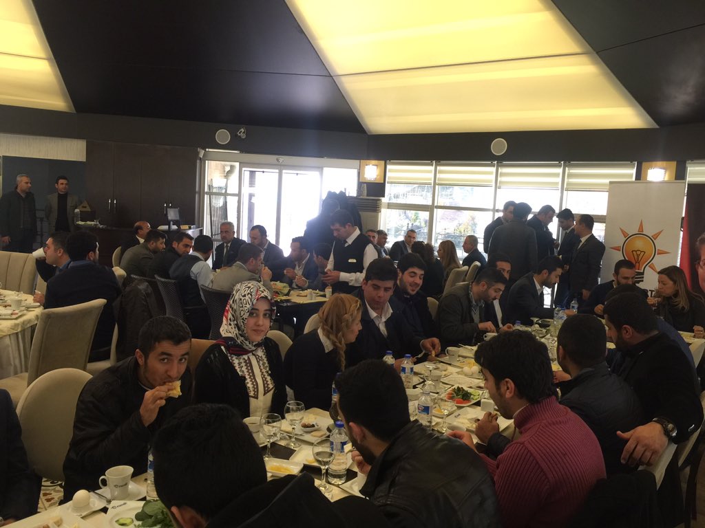 yasirksk4444's tweet image. Bakanımız ve Vekillerimiz İle Kahvaltı Programımızı Gerçekleştiriyoruz.