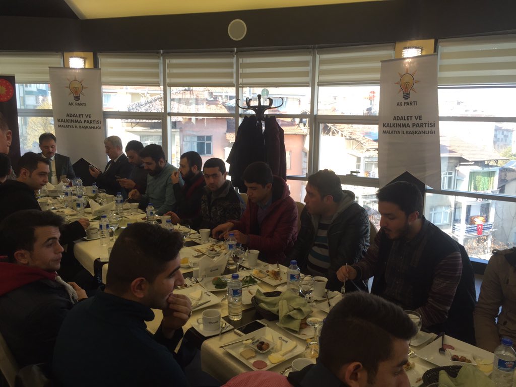 yasirksk4444's tweet image. Bakanımız ve Vekillerimiz İle Kahvaltı Programımızı Gerçekleştiriyoruz.