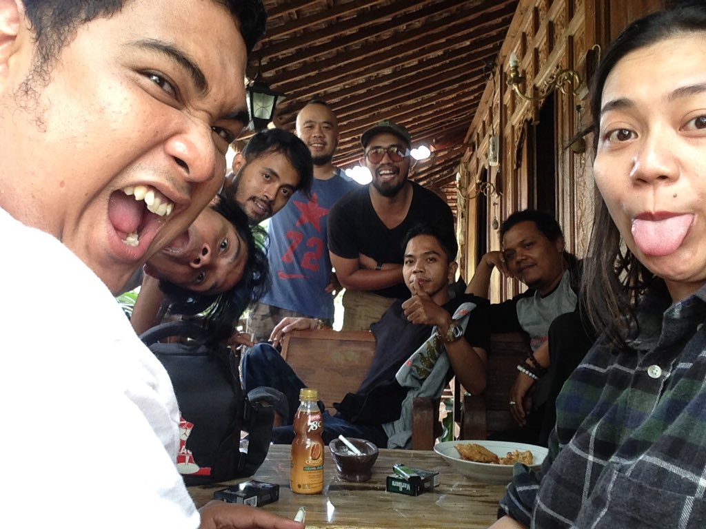 Kami baru saja selesai latihan untuk perform tanggal 29 nanti. Nanti datang ya. :)