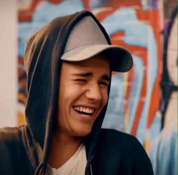 secutebelieber's tweet photo. when Directioners say that Beliebers are copying their hashtags but in fact we were doing it when they didn't exist https://t.co/kd0sYZ0QFk