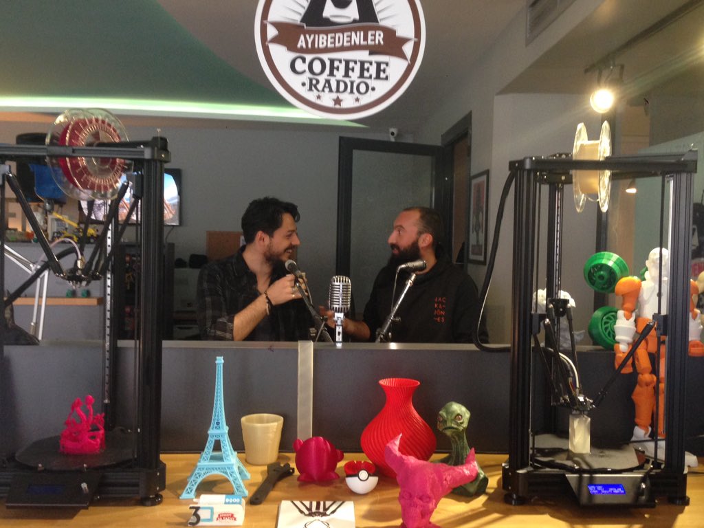 3Dortgen's tweet photo. Ee biz bu adamları çok sevdik! Tüm gün müthiş müzik yayınlarıyla #coffeentech'teler! ❤️🐻 @Ayibedenler https://t.co/miG6wC5jGL
