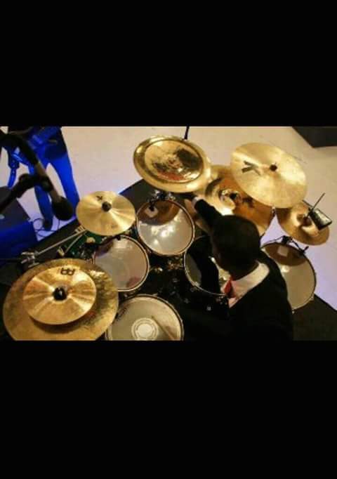 Dhee_Mhilez's tweet photo. About yesterday... #XmasVibe... ##GraceUnlimited #DrummerBoy #MusicLife #MUSICBEING #WorshipAddiction https://t.co/QIcP0pJQTb