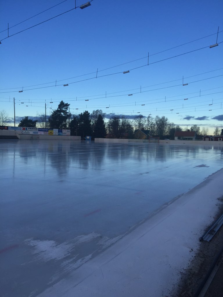 Gameday! OBK- Skövde 13:15 på otterstrand #svbandy #bandy