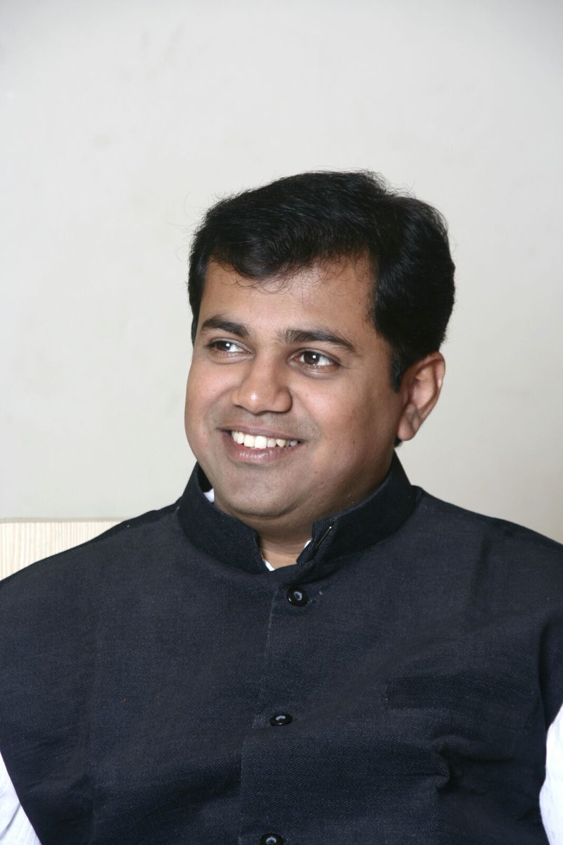 RtnYuvaSena's tweet photo. रत्नागिरीचे लोकप्रिय आ.मा.उदयजी सामंत यांना वाढदिवसाच्या हार्दिक शुभेच्छा.@AUThackeray @meudaysamant @AnaghaAcharya https://t.co/lEd3ZCv8pd
