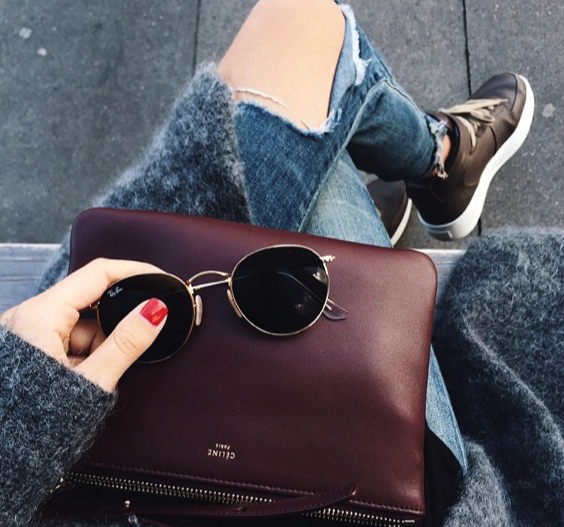 rhsunglassesUS's tweet photo. Winter style inspo! 
SHOP our range of Ray-Ban's online >> https://t.co/OScKWMnLAr #fashion #style #trend #RayBan https://t.co/xUdpDyWZE8