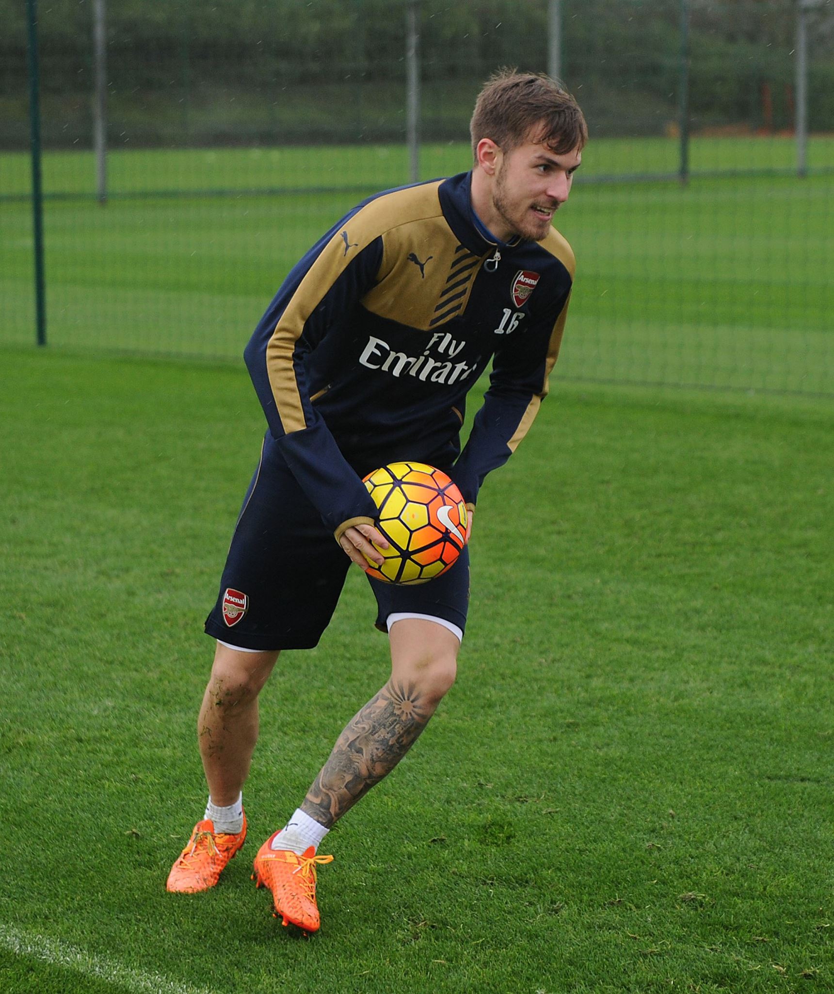 Happy Birthday Aaron Ramsey...... we hope to assist you with a 3points az birthday gift tonight 
