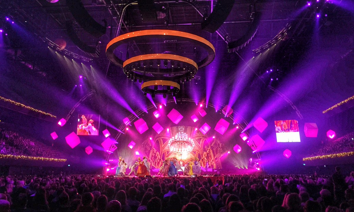 De eerste beelden van de eerste, spetterende show. We zijn er helemaal klaar voor!