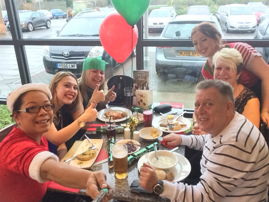 HarvesterBURTON's tweet photo. Merry Xmas from all at Harvester Centrum 🎄🎄 https://t.co/2wZo1Q6JmK