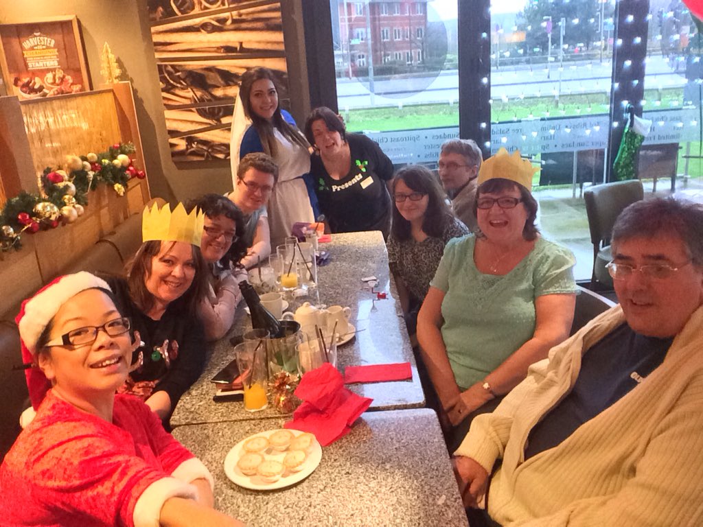 HarvesterBURTON's tweet photo. Merry Xmas from all at Harvester Centrum 🎄🎄🎄 https://t.co/nwlFlZjH1I