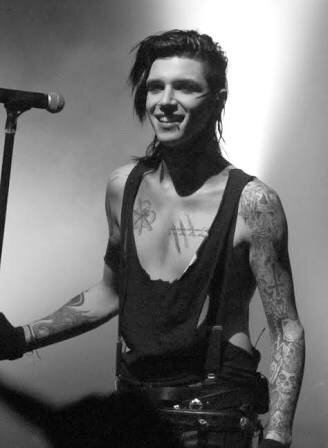 Today\s the birthday of the leader of Black Veil Brides. Happy Birthday, Andy biersack. 
