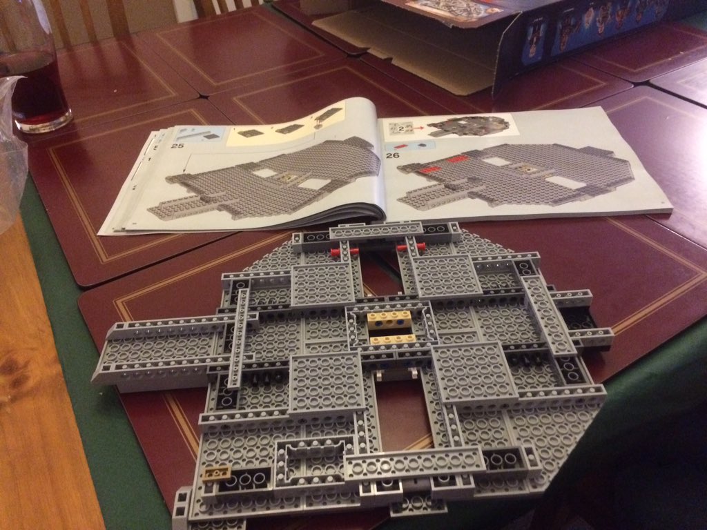 BrettJackson_9's tweet image. Bag 1 done! #projectfalcon #lego #starwars