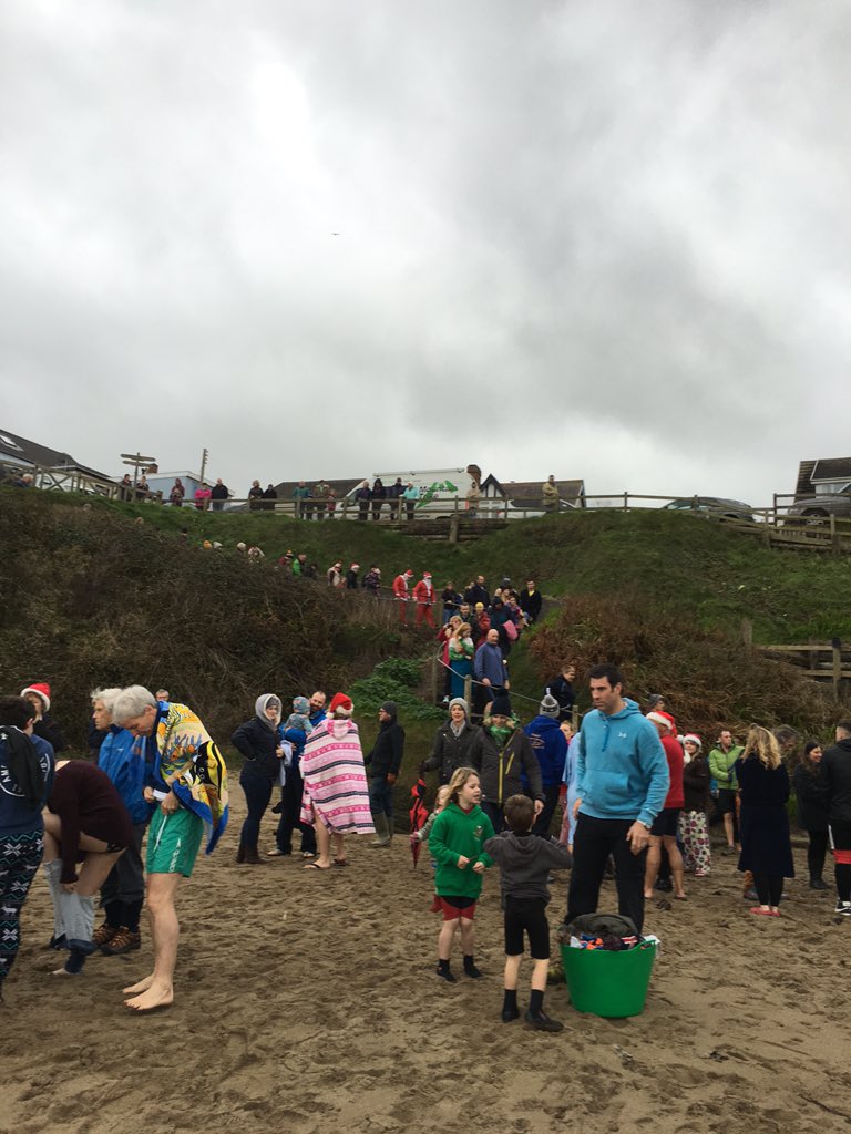 AnswersG's tweet photo. Boxing Day swim done! Big turn out today! #FestiveSwim #Aberporth #Boxingday https://t.co/OvD1WJDHyf