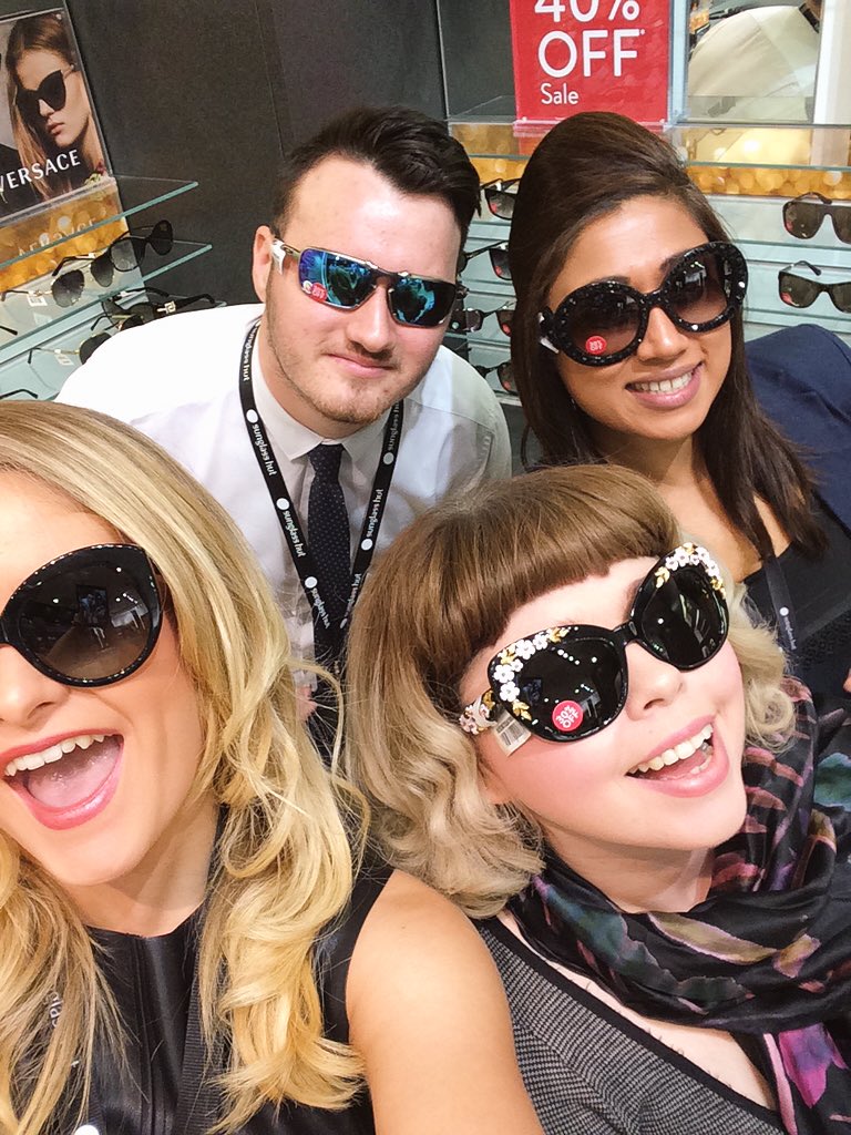 piercestokes1's tweet photo. Boxing Day sales starts right here! #TeamBluewater ✌️😎 @WarronBarrett @SGHJDunaway @LUXclusives  @HawkinsSarita 💃💥💁 https://t.co/DZc6JcYpI6