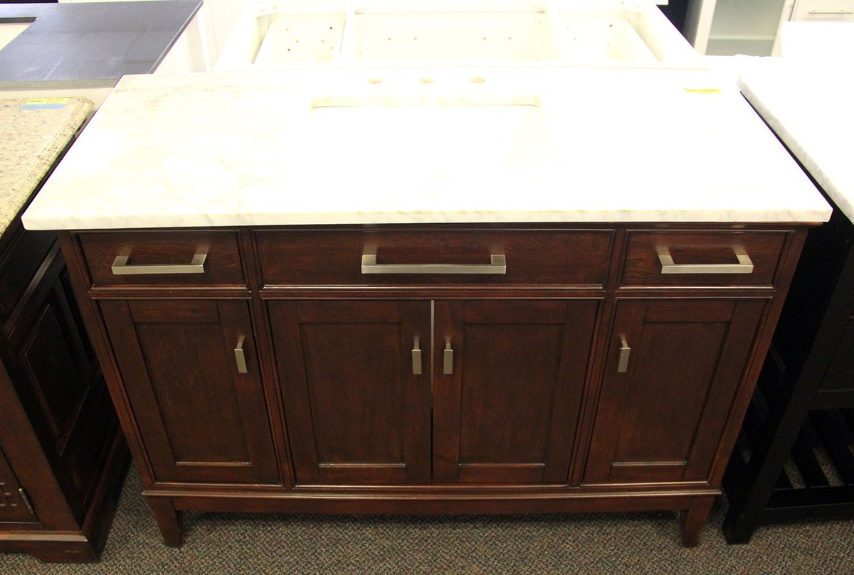 BathKitchen's tweet photo. https://t.co/6paXBiVAUs #blondybathandhome #newbathroom #tobaccovanity #Avanity #remodel
48" Avanity Madison,Tobacco https://t.co/l8iOSfJcnk