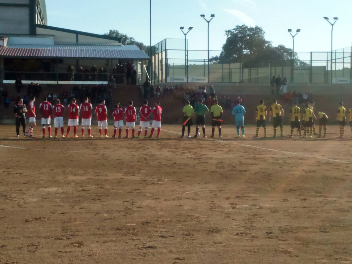 ValdecaUD's tweet photo. Tarde de solidaridad y goles en el Tomillar.

Orgullosos de colaborar!!

Yanira, Bernardo e Irene, SUERTE !! https://t.co/kVf67ZPM9X