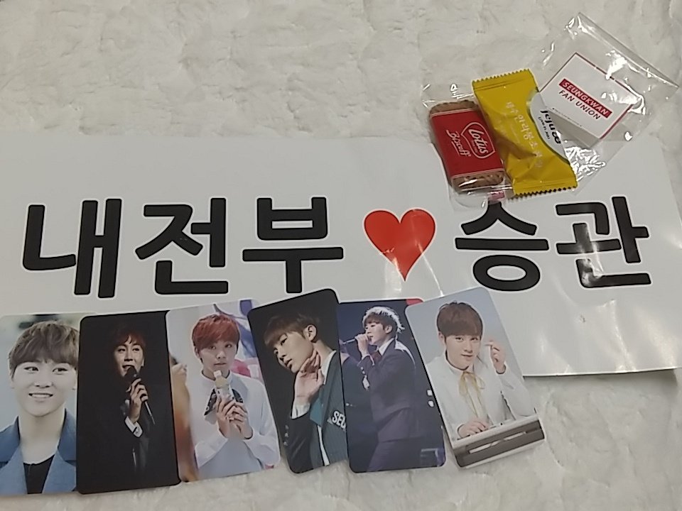 doenjangsubak's tweet image. @Boo_Union 
막콘 나눔 너무 잘 받았어요ㅠㅠ 감사합니다♡♡
포카 진짜 ㅠㅠㅠ 너무 예뻐요ㅠㅠ